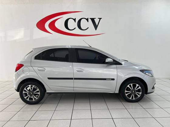CHEVROLET ONIX 1.4 MPFI LTZ 8V FLEX 4P AUTOMÁTICO